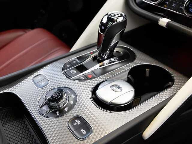 32:Bentley Bentayga EWB Mulliner V8, SUV, Ice over Black Crystal, Bach Premium Cars GmbH