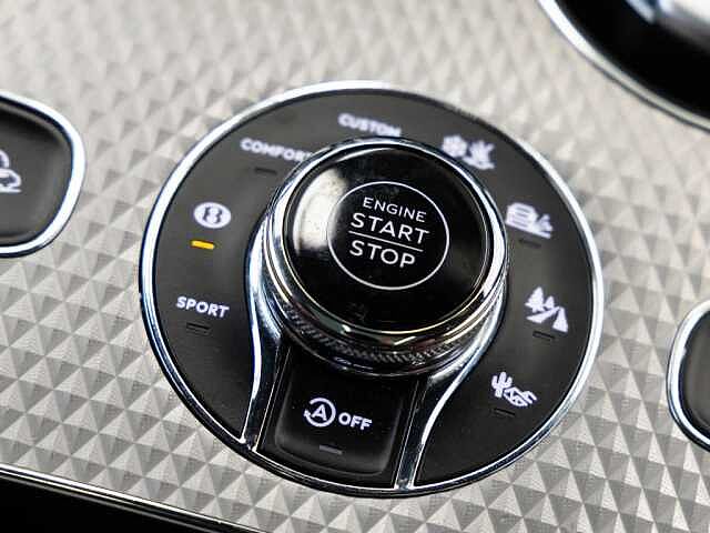 34:Bentley Bentayga EWB Mulliner V8, SUV, Ice over Black Crystal, Bach Premium Cars GmbH