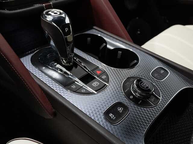 19:Bentley Bentayga EWB Mulliner V8, SUV, Cricketball, Bach Premium Cars GmbH