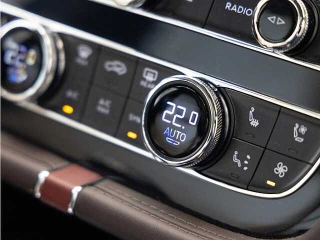 36:Bentley Bentayga EWB Mulliner V8, SUV, Cricketball, Bach Premium Cars GmbH