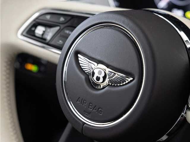 40:Bentley Bentayga EWB Mulliner V8, SUV, Cricketball, Bach Premium Cars GmbH