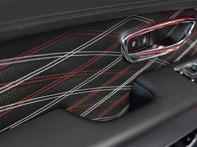 33:Bentley Bentayga EWB Mulliner V8, SUV, Ice over Black Crystal, Bach Premium Cars GmbH